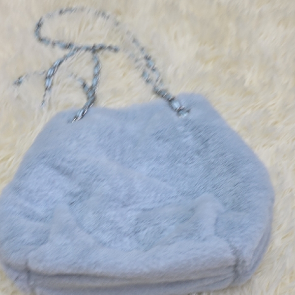 Geirness Norwegian Luxurious Light Blue Faux Fur Shoulder Bag - Picture 5 of 9